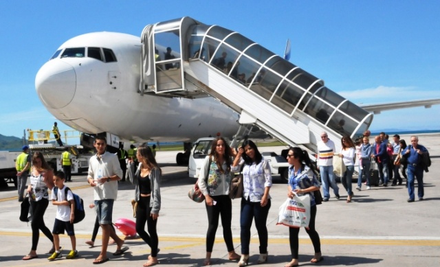 Record arrivals: 230,000 tourists visit Seychelles islands in 2013