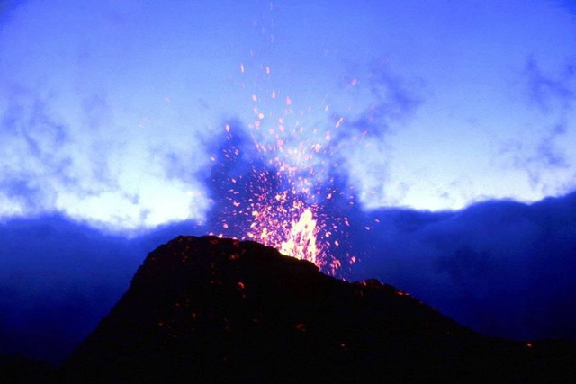 L’île de la Réunion : le Piton de la Fournaise en éruption
