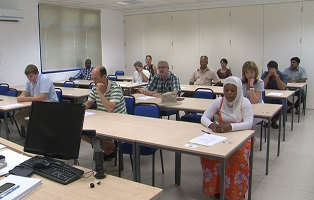 76 % de taux de réussite lors du premier examen pour les candidats qui aspirent à être des citoyens des Seychelles