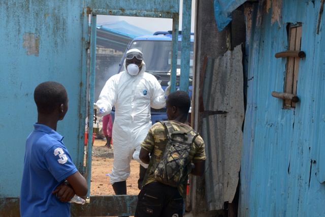 L’UA demande à tous les pays africains de lever l’interdiction de voyage vers les pays touchés par Ebola.