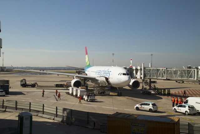 Abu Dhabi transit experience reviewed for Air Seychelles passengers travelling to and from Paris