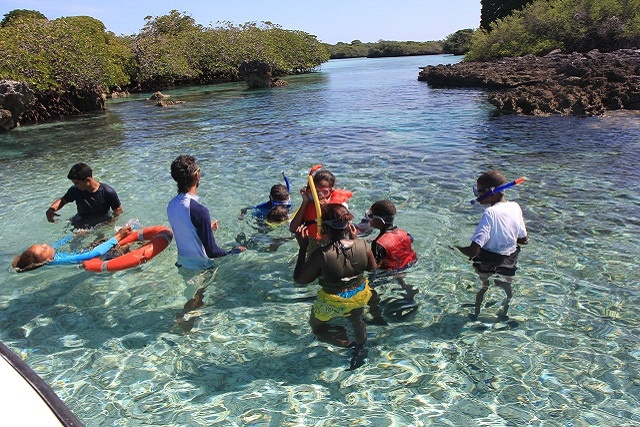 Grooming an eco-friendly generation - Visits by students to the Seychelles atoll of Aldabra resume in 2015