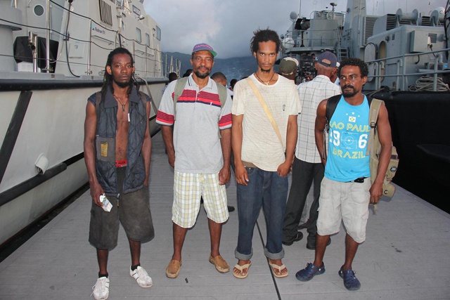 De retour chez eux sains et saufs: quatre pêcheurs des Seychelles racontent leur expérience après avoir été perdus en mer