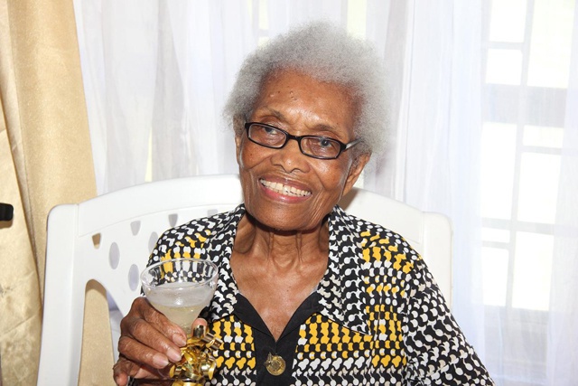 Un mois hors du commun - un nombre record de centenaires aux Seychelles célèbrent leurs anniversaires en juillet