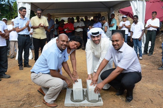 Abu Dhabi fait un don de 9,000,000 $ pour la construction de logements pour 100  familles des Seychelles