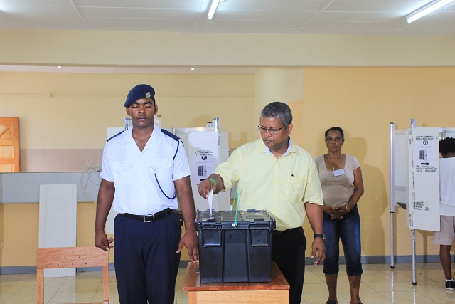 Wavel Ramkalawan cast his vote at St Louis saying he is 'expecting good results' in the 2015 presidential elections in Seychelles