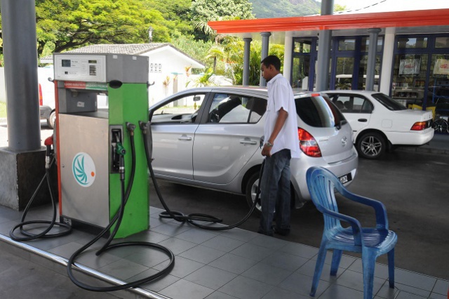Les automobilistes aux Seychelles pourraient bénéficier de la baisse du prix du pétrole