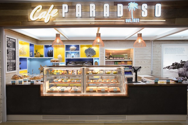 Last taste of paradise before departure: Café opens at airport