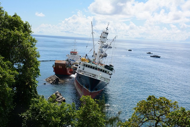 Second day of salvage work begins on grounded ship in Seychelles