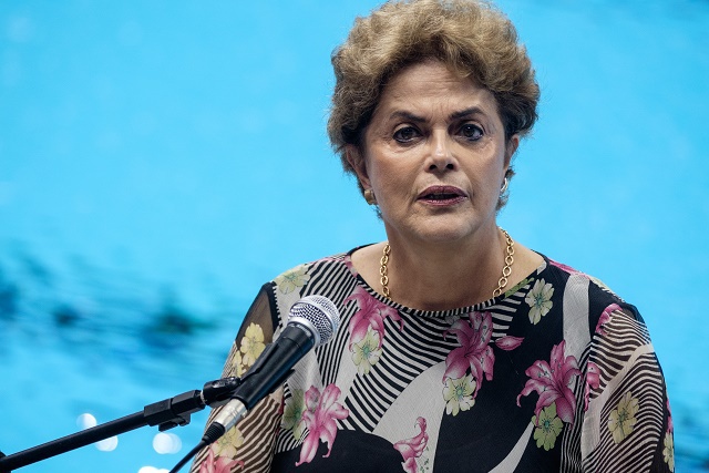 Brésil: une commission parlementaire recommande la destitution de Dilma Rousseff