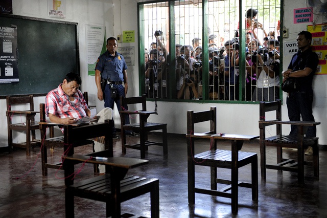10 dead in Philippine election day violence