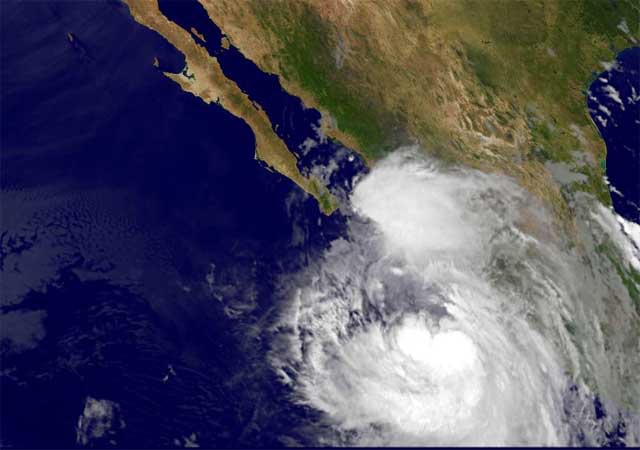 Hurricane Newton barrels toward Mexico resort