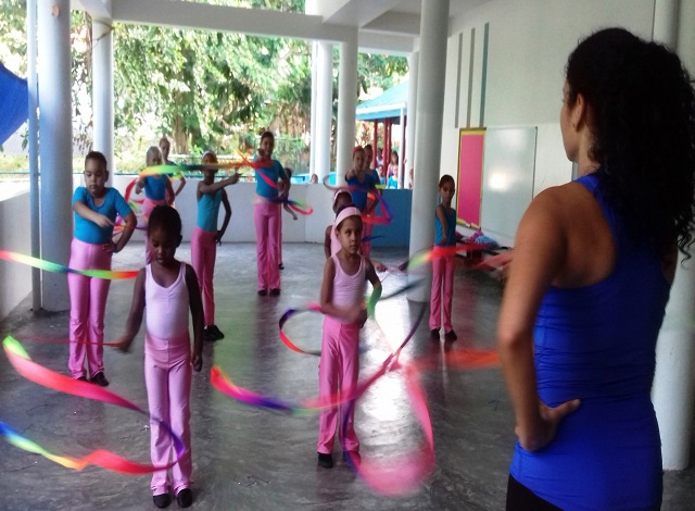 Waltz away! UK-trained professional dancer opens academy on Seychelles’ island of Praslin