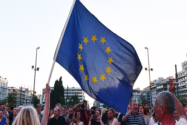 La zone euro suspend l'allègement de la dette grecque après des mesures sociales de Tsipras