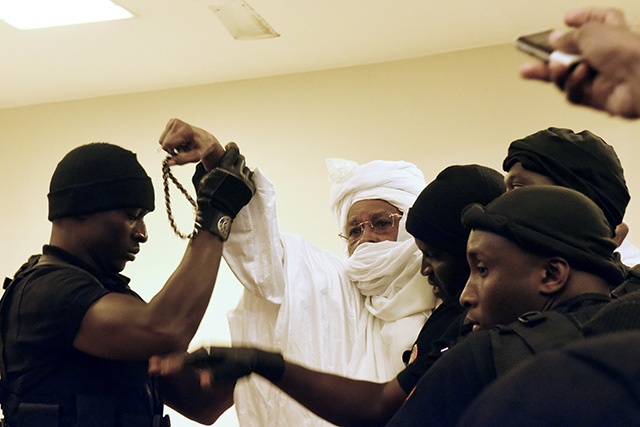 L'ex-président tchadien Hissène Habré jugé en appel lundi à Dakar pour crimes contre l'humanité