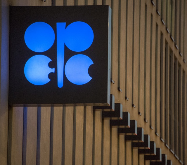 Global oil supplies up, but OPEC abides by output cut: IEA