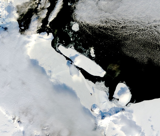 Antarctic meltwater lakes threaten sea levels: study