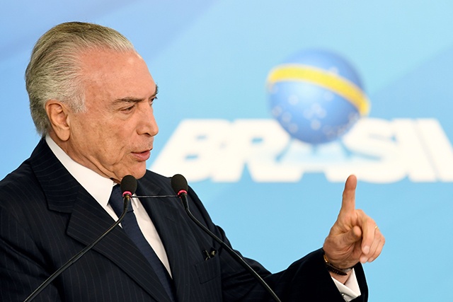 Brésil: le président Temer formellement accusé de corruption