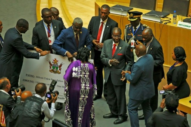 Zimbabwe: Mugabe vend des vaches pour financer l'Union africaine