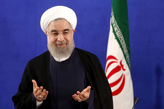 L'Iran accuse Washington de violer l'accord nucléaire, Rohani prend ses fonctions