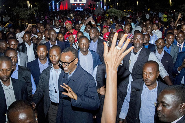 Les Rwandais fêtent la réélection de Paul Kagame, plébiscité