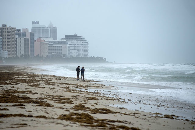 L'ouragan Irma se renforce à l'approche de la Floride en alerte maximale
