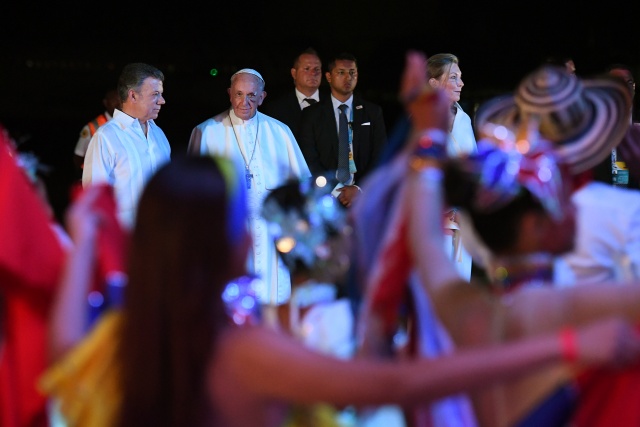 Pope leaves Colombia with prayers for peace