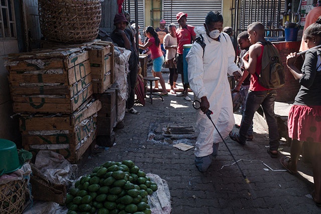 Madagascar: le président appelle au calme dans la "guerre" contre la peste