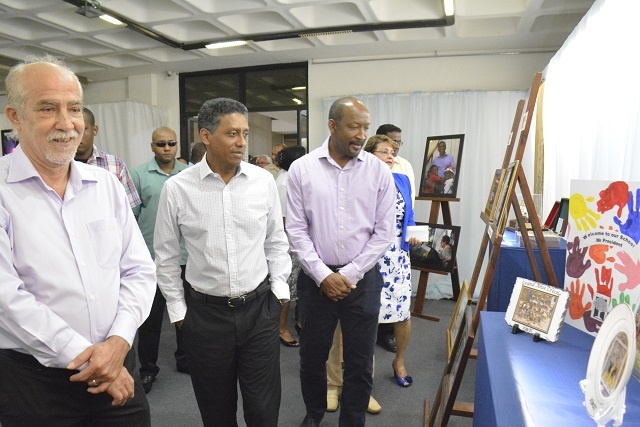 Showcasing transparent approach, Seychelles' president displays official gifts of first year in office