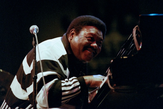 Fats Domino, boogie-woogie pianist who pioneered rock, dead at 89