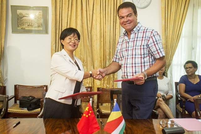 China gives Seychelles $ 7.3 million grant for educational facility