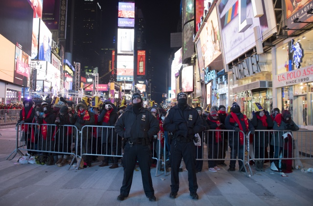 Freezing New York welcomes 2018 with tightest security