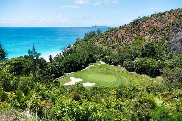 2 great golf courses to play while enjoying life in Seychelles