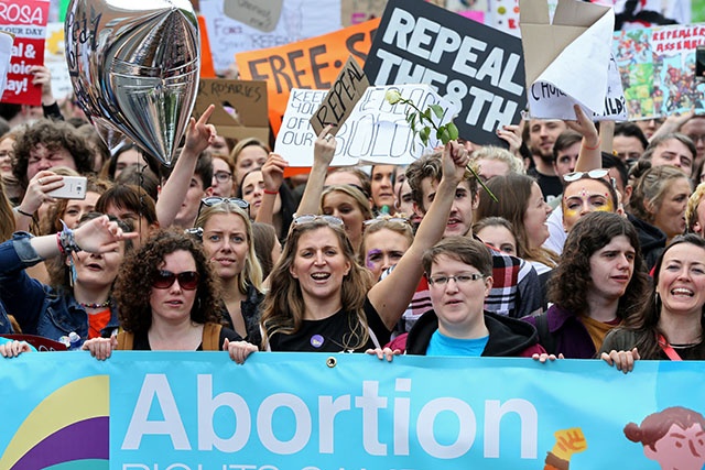 Irlande: un référendum sur l'avortement sera organisé fin mai