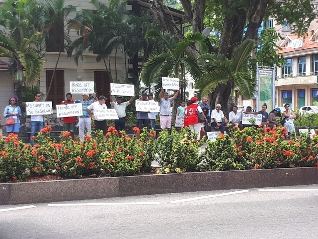 Des manifestants disent non à la base navale sur l'île d’Assomption aux Seychelles
