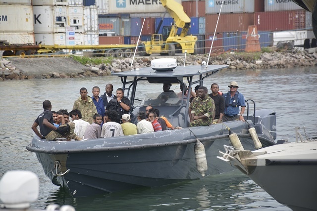Les autorités enquêtent sur un bateau iranien qui a pris feu et coulé dans les eaux Seychelloises