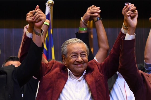 Malaysia's Mahathir wins shock election victory, toppling long-ruling regime