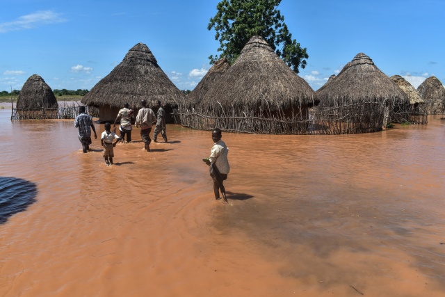 Hundreds dead as floods wreak havoc in East Africa