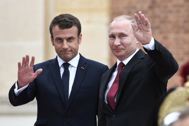 Macron in Russia for high-stakes talks with Putin
