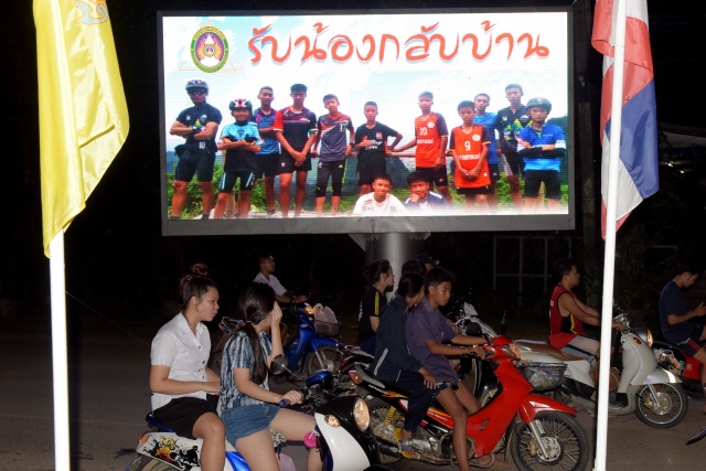 All 12 boys and coach rescued from Thai cave