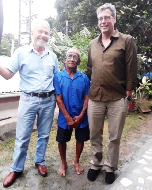 A story of friendship for American writer, Seychellois fishermen held by Somali pirates