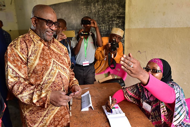 Comores: le référendum qui renforce les pouvoirs du président plébiscité