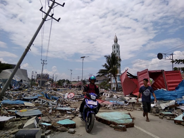 Scores killed in Indonesia quake-tsunami