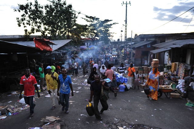 Comoros forces dismantle 'anti-government' roadblocks