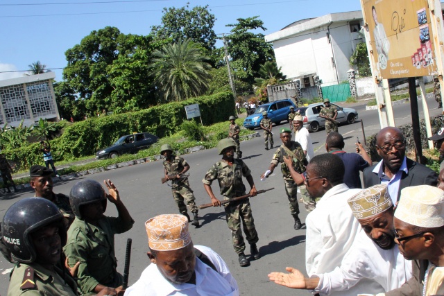 Civilians flee Comoros bloodshed as govt forces reinforced