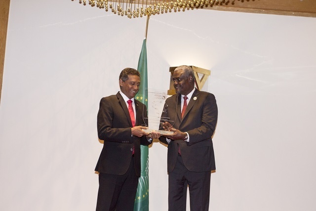 Les Seychelles récompensées au forum sur l'économie bleue au Kenya avec un prix pour le secteur maritime