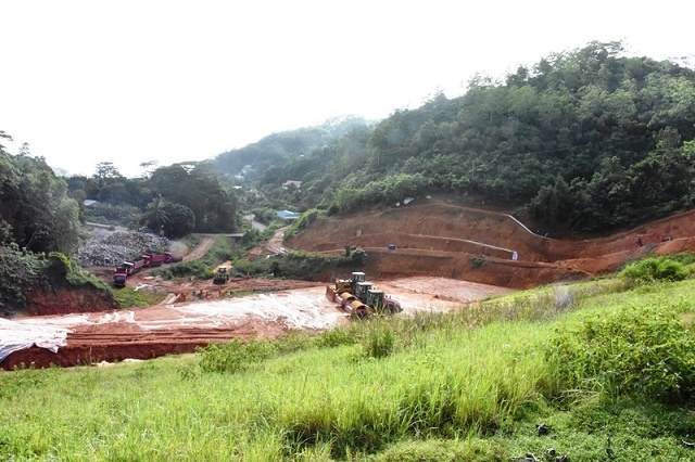 Work to raise dam in Seychelles 25 percent complete - but 4 months behind schedule