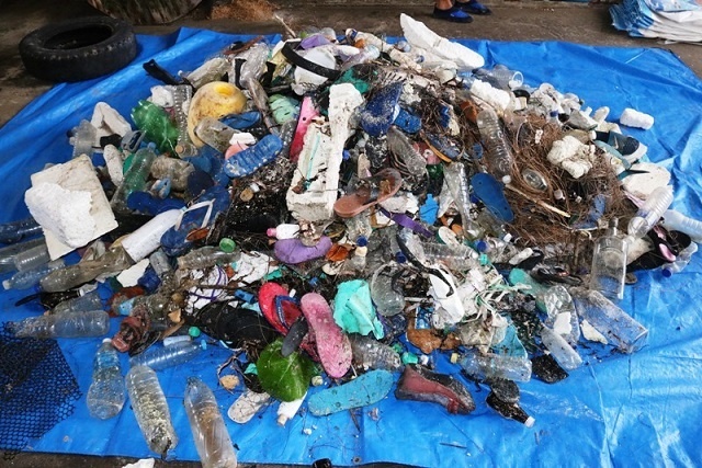 10 tonnes de déchets - provenant pour la plupart d'autres pays - collectées lors d'un grand nettoyage des plages aux Seychelles