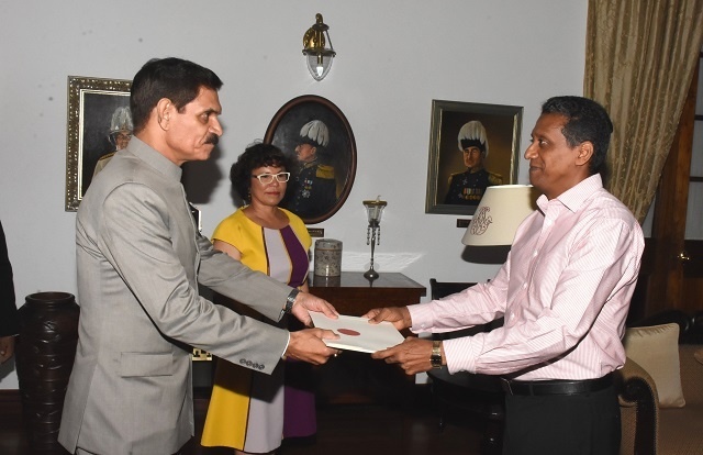 Les Seychelles accueillent le nouvel ambassadeur de l'Inde, qui met en avant une longue liste de projets de développement