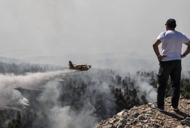 Ecological disaster on Greek island as fire burns on